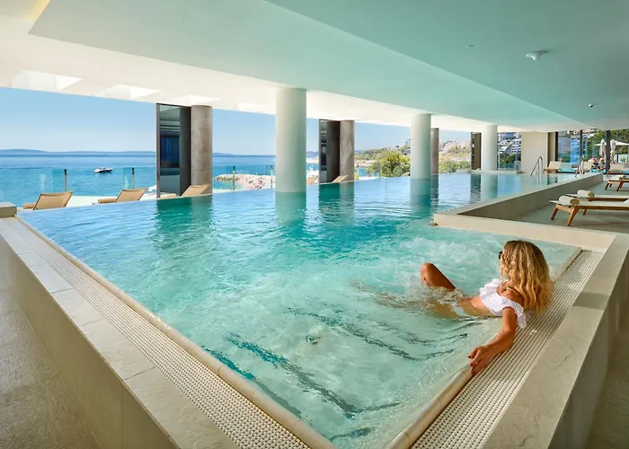 Amphora Hotel