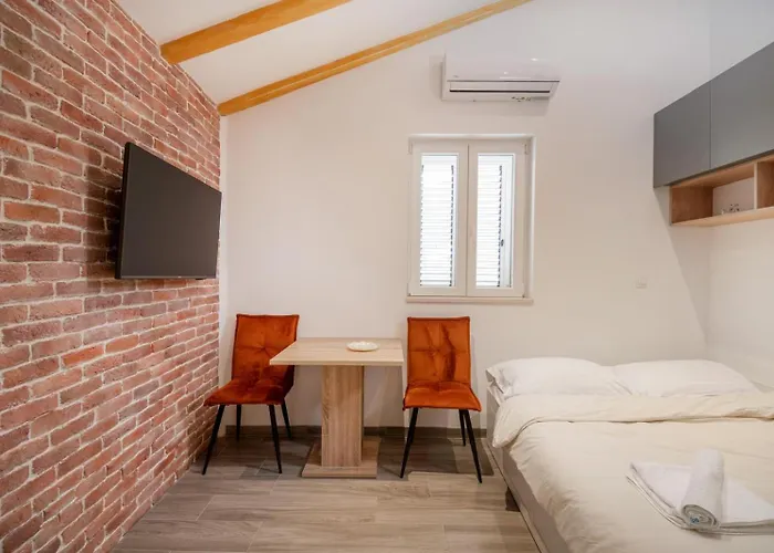 Studio Apartman Modesty