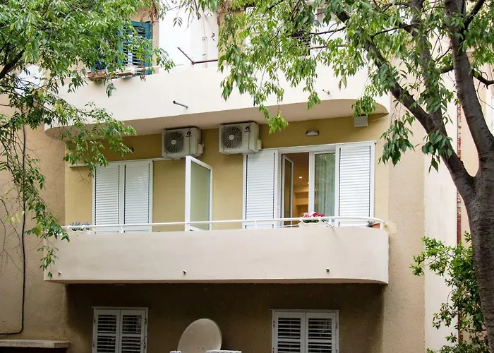 Lugo Apartments